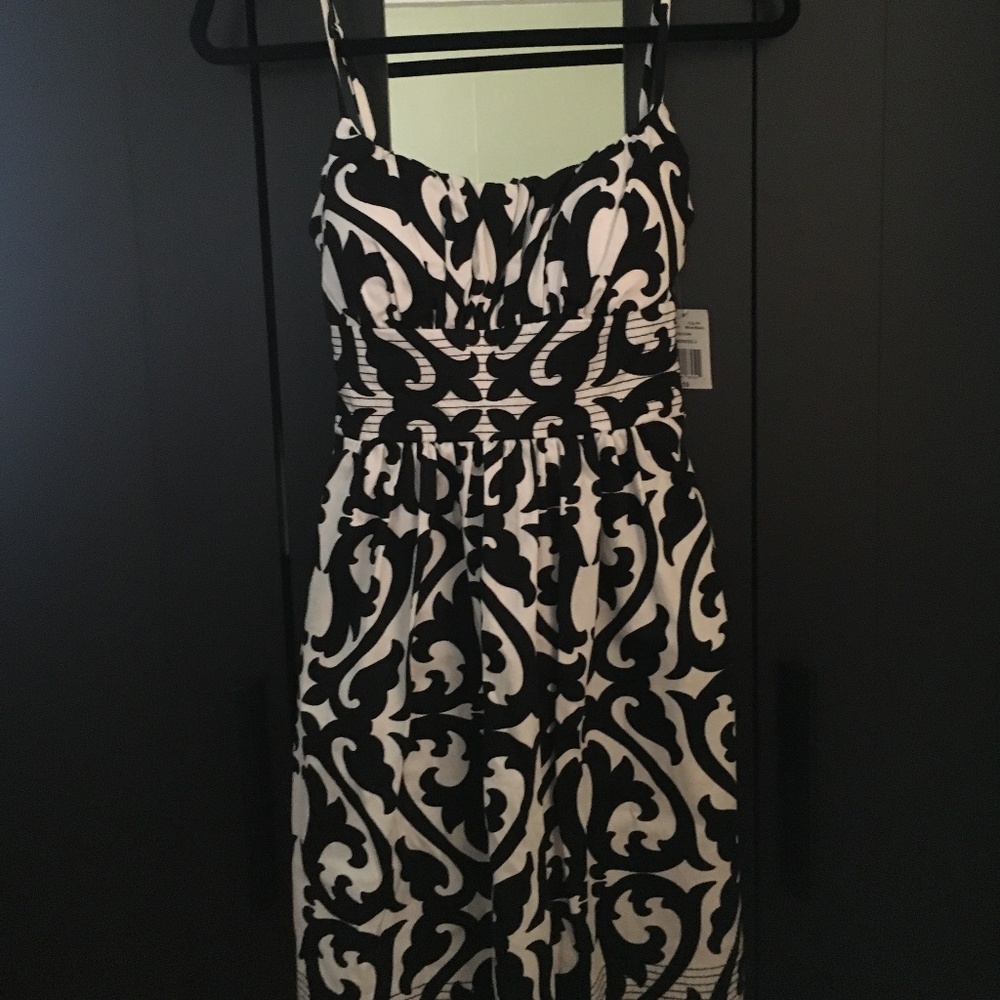 B. SMART Black and White Dress